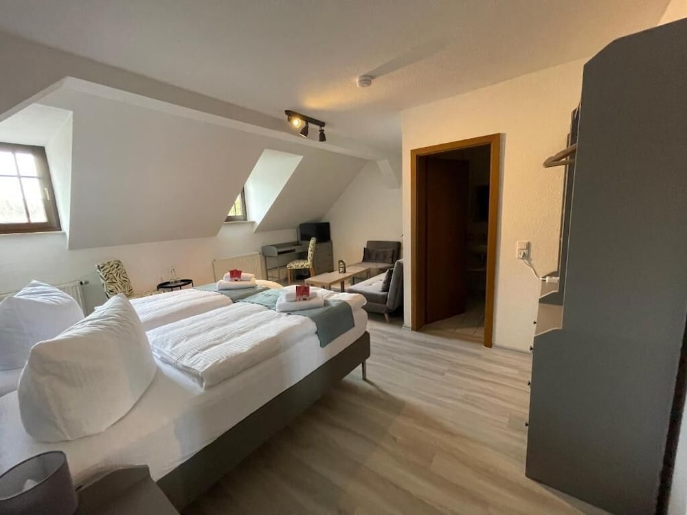 Family Studio, 2 Twin Beds, Private Bathroom, Resort View photo 1