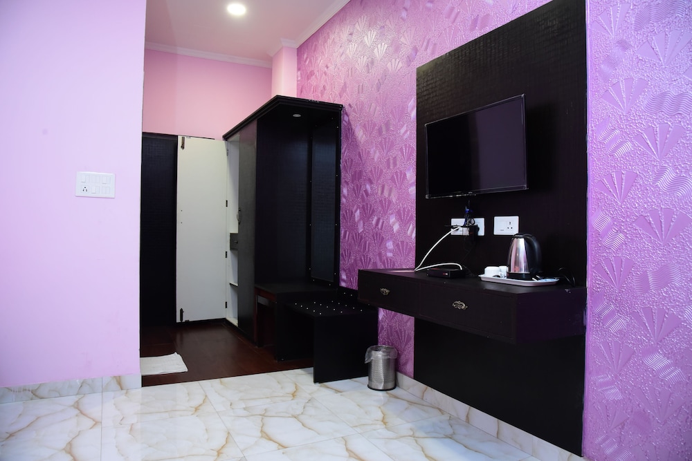 Premium Room, 1 King Bed, City View photo 3