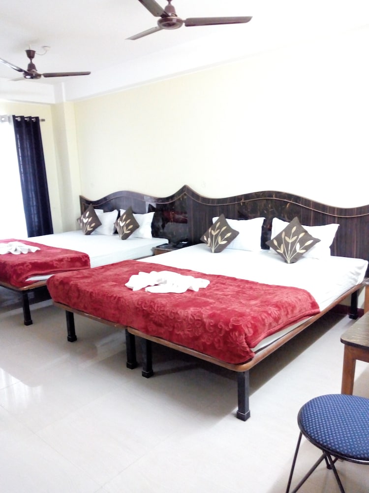 Deluxe Quadruple Room - Photo 4