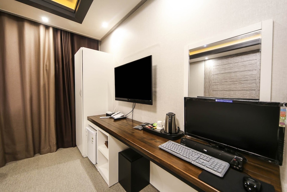 Business Twin Room photo 2