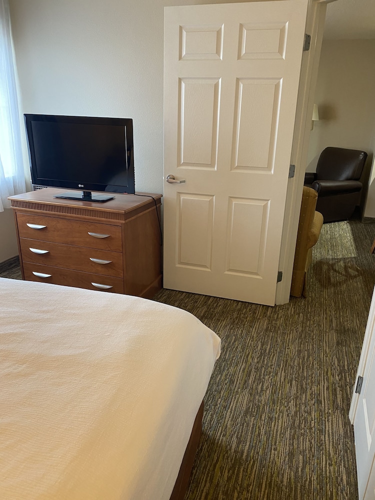 Suite, 1 Bedroom - Photo 8