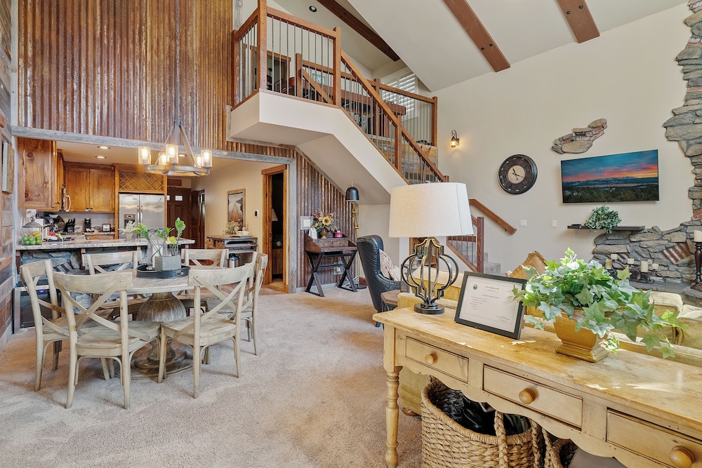 House, Multiple Beds, Hot Tub, Mountain View