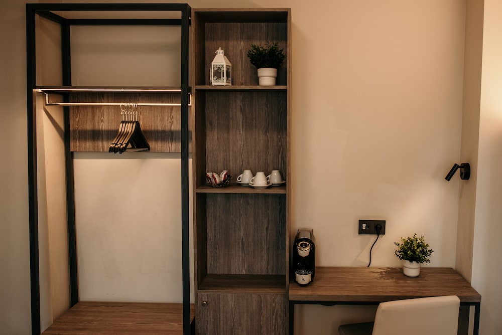 Room - Photo 4