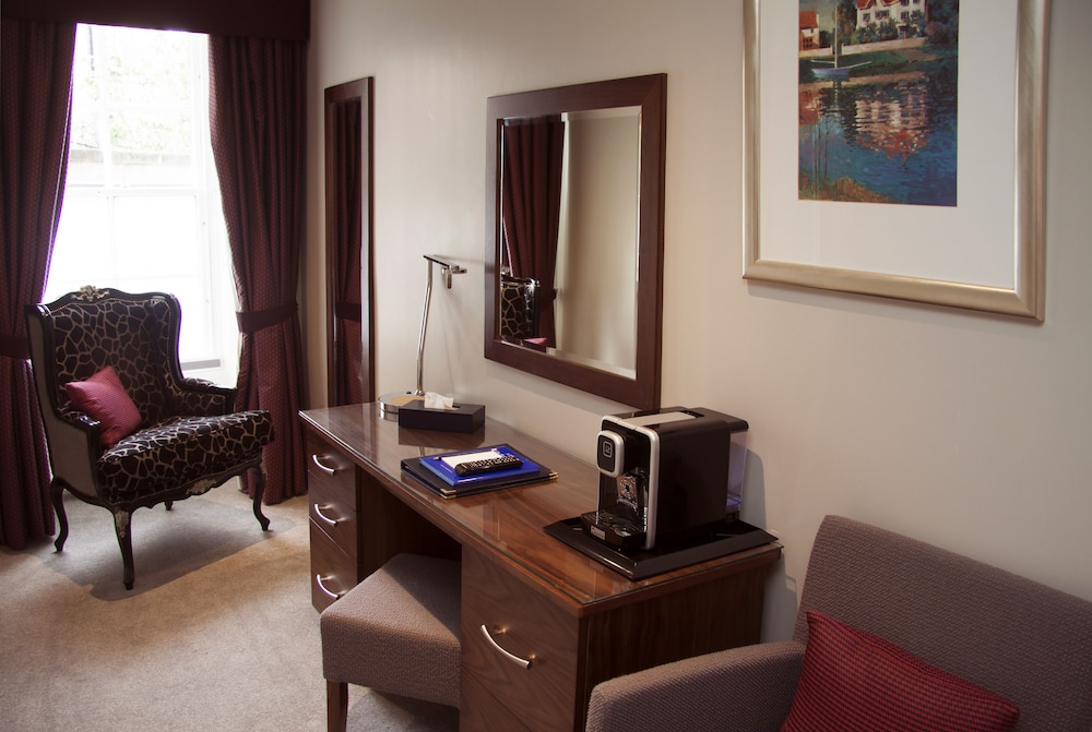 Executive Double/Twin, lower ground floor - Photo 4