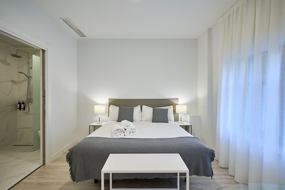 Executive Suite, 1 Queen Bed, Accessible photo 3