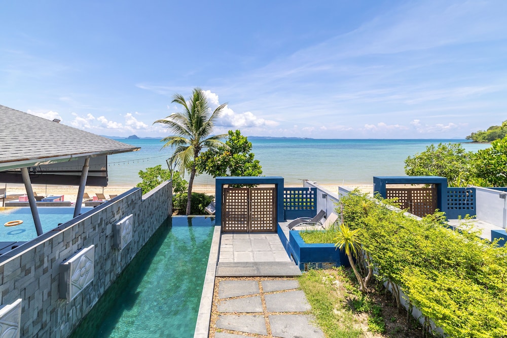 Luxury Villa, 2 Bedrooms, Private Pool, Beachside