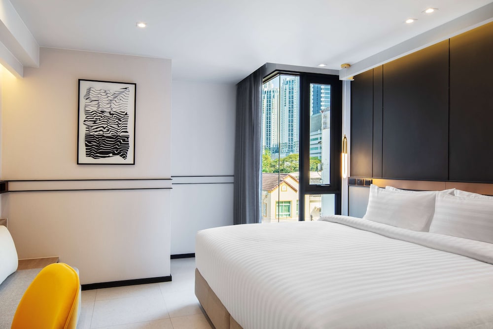 Superior Room, 1 King Bed, Non Smoking, Microwave photo 1