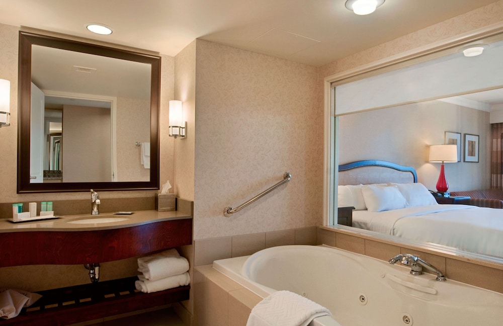 Room, 1 King Bed, Jetted Tub