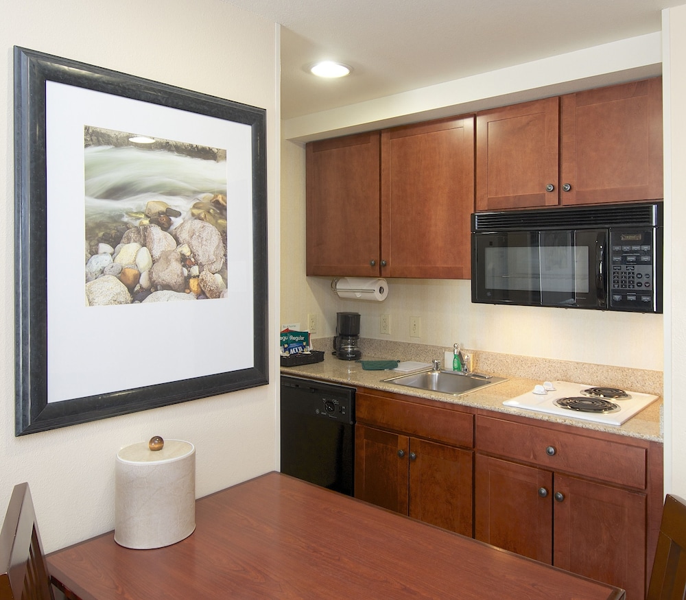 Suite, 2 Queen Beds, Accessible, Non Smoking (Mobility & Hearing, Roll-in Shower) - Photo 5