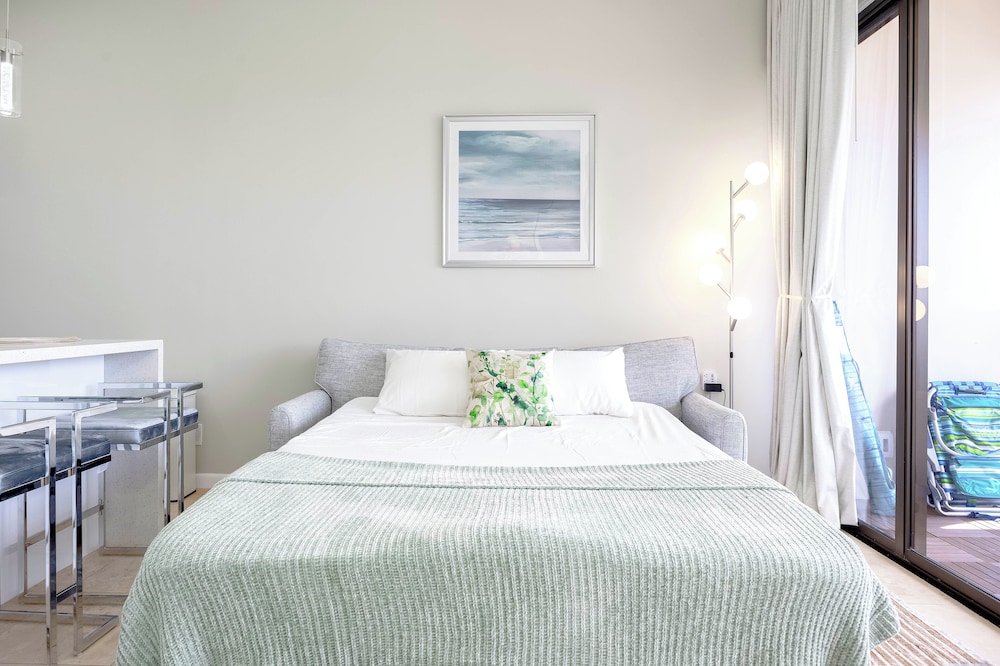 Premium Remodeled Condo with Ocean View and Parking: Premium Condo, 1 Bedroom, Air conditioning, Ocean View (0178) photo