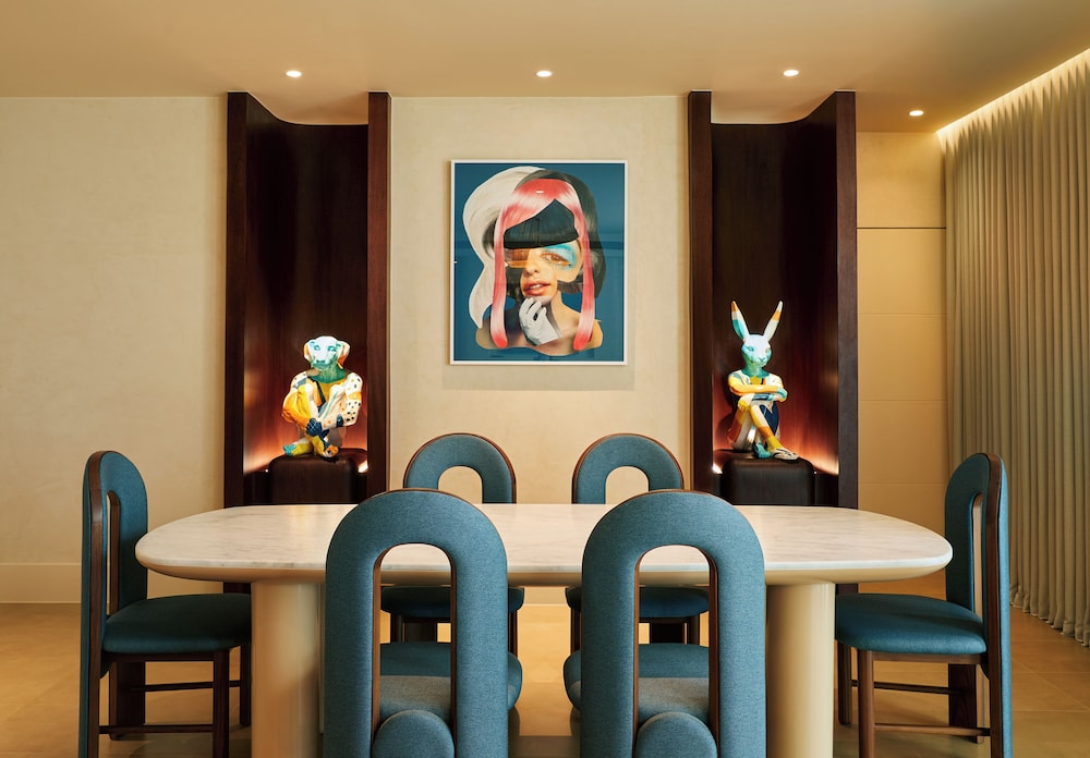 Premier Penthouse