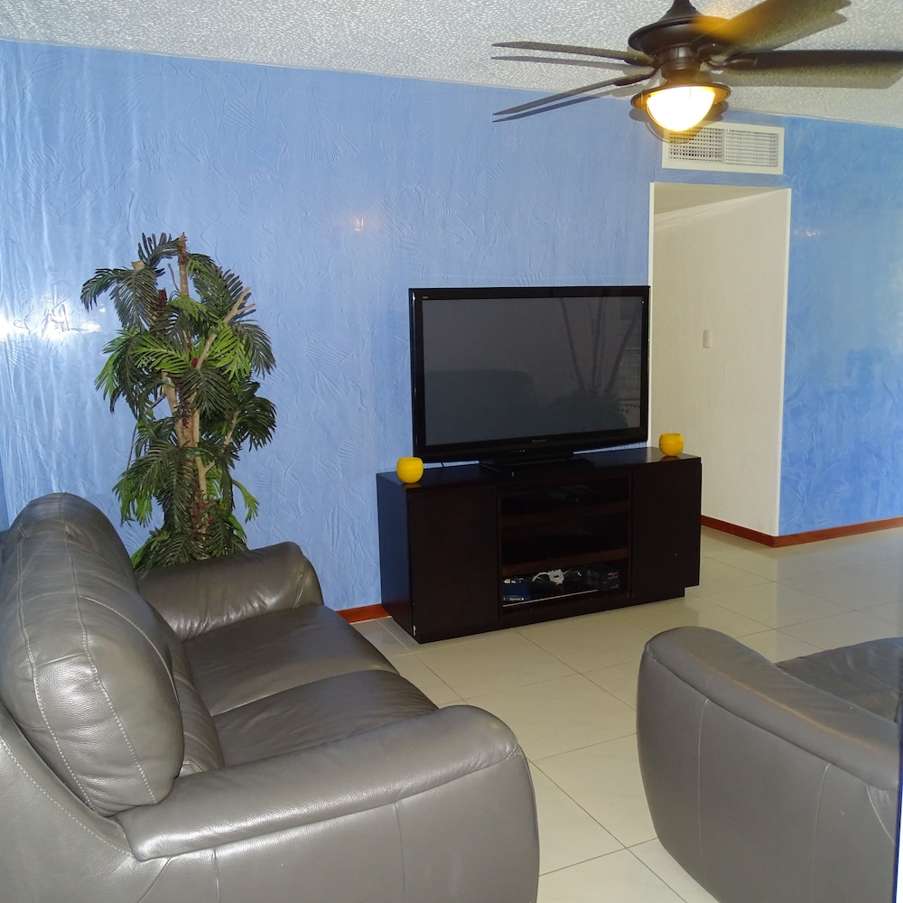 Suite Confort, 3 chambres, accès piscine, vue jardin