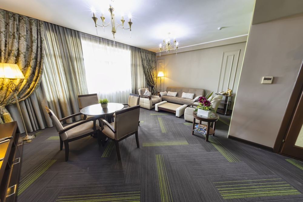 Suite, 1 Bedroom, Balcony