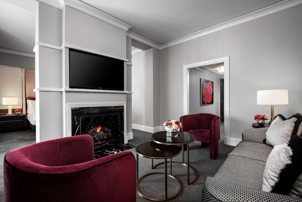 Waldorf Suite, Junior Suite, 1 King Bed