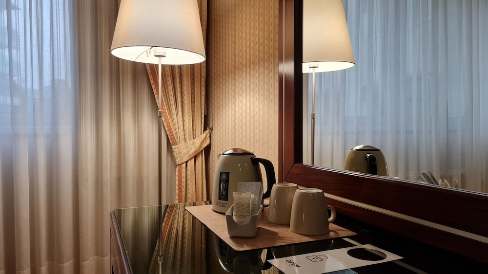 Standard Double or Twin Room - Photo 5