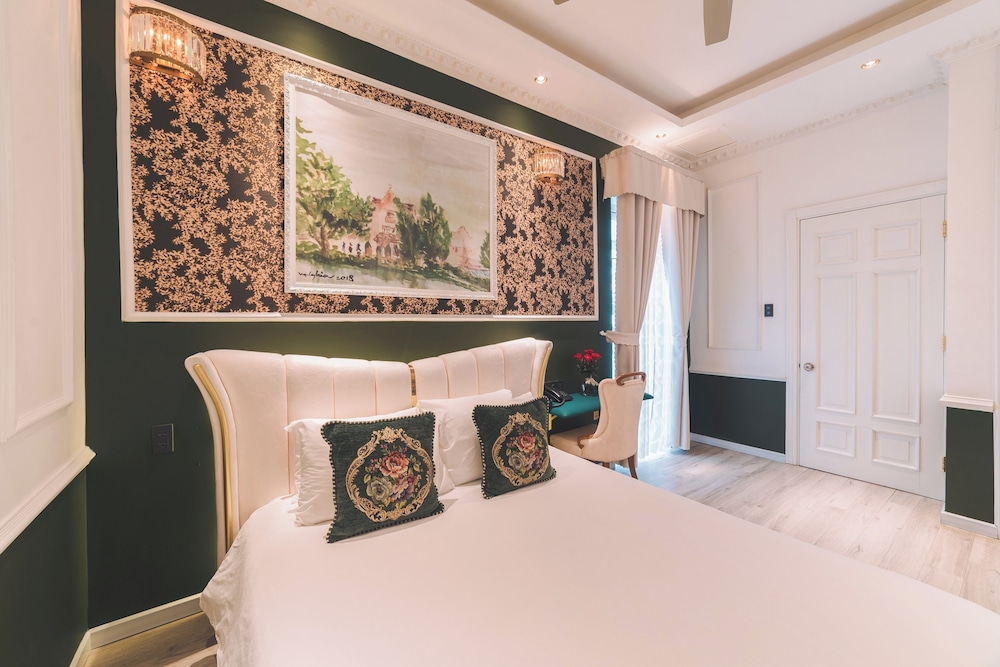 Premier Double Room, Balcony - Photo 1