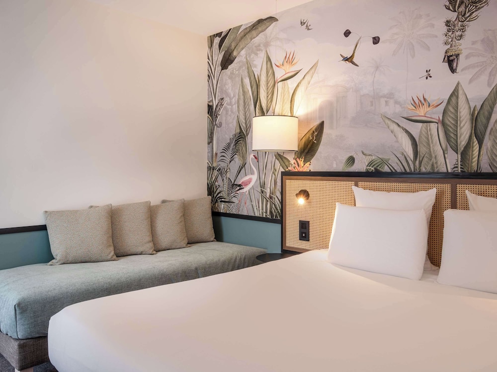 Privilege, Room, 1 Queen Bed - Photo 6