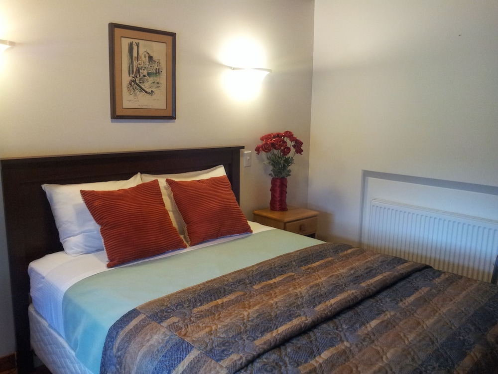 Queen Room with Garden View photo 2