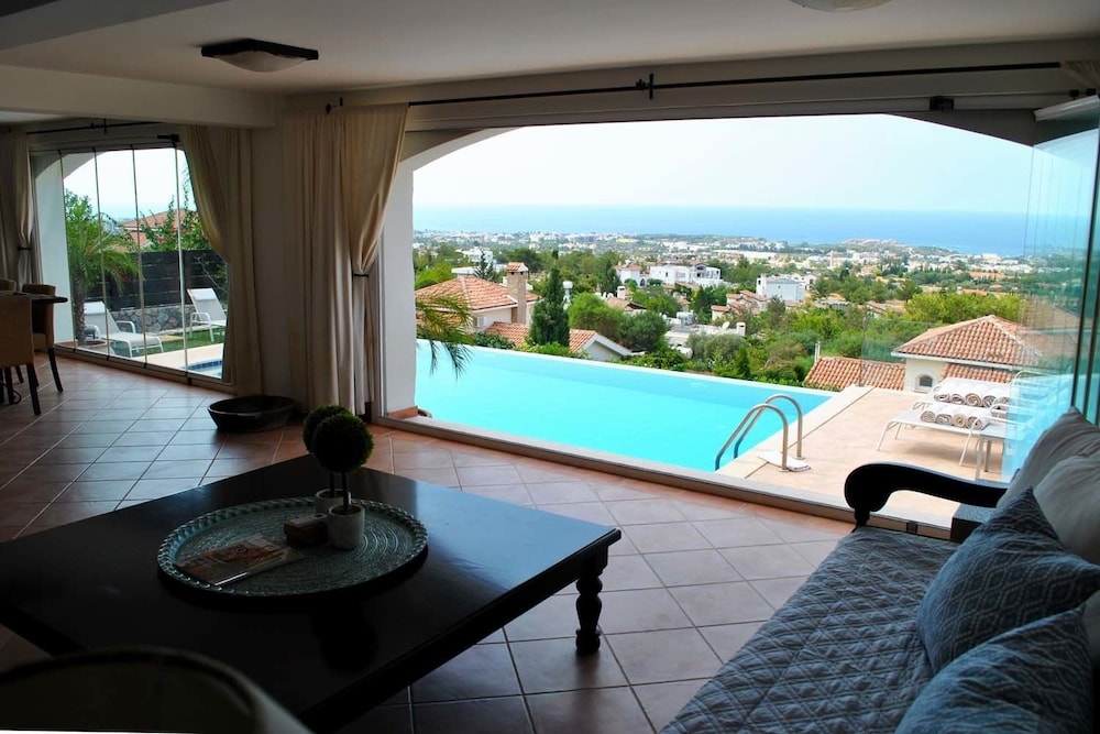 Villa, 4 Bedrooms, Private Pool photo 3