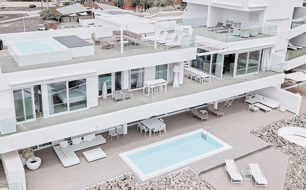Suite, 3 Bedrooms, Private Pool, Sea View (Infinity Elegance) thumbnail 5