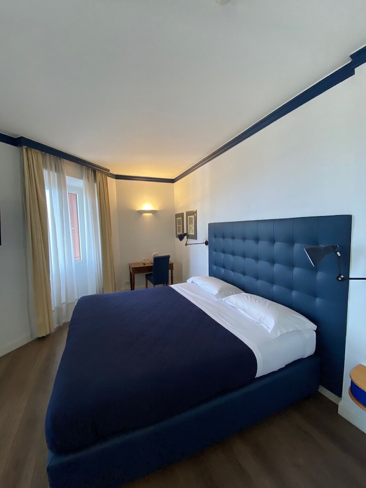 Superior Double Room, Partial Sea View - Photo 1