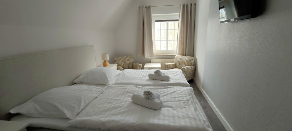 Basic Double Room photo 2