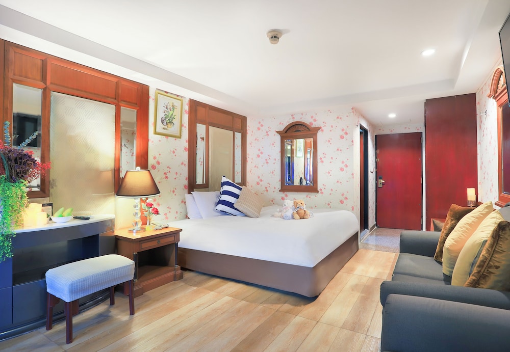 Grand Deluxe with Free Snack Bar 24Hrs photo 1