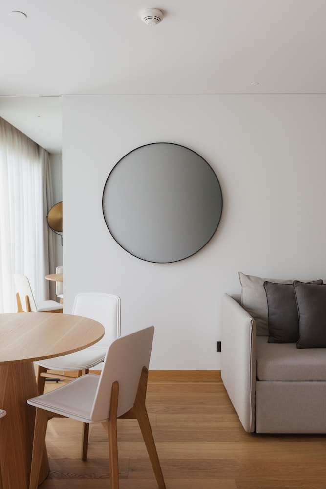 Premium Suite, City View thumbnail 5
