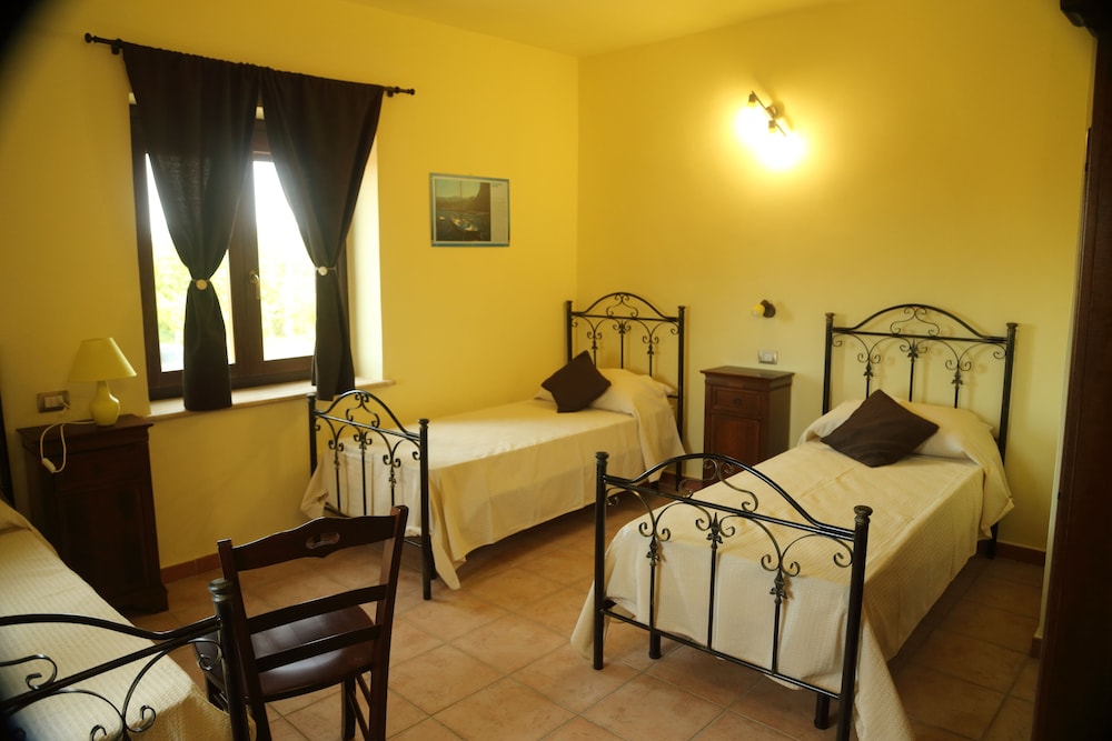 Suite, 2 Bedrooms photo 2