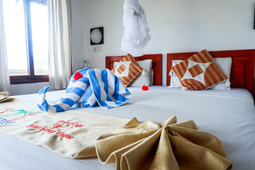 Basic Double or Twin Room, 1 Bedroom, Garden View (Fan) - Photo 4
