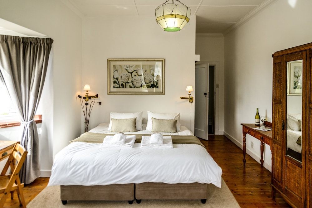 Premier Room with PRIVATE bathroom photo 2