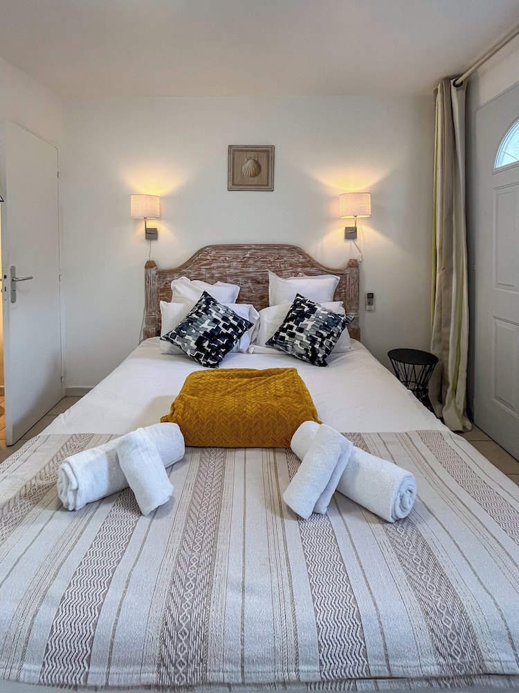 Classic Double Room (With Shower) photo 1