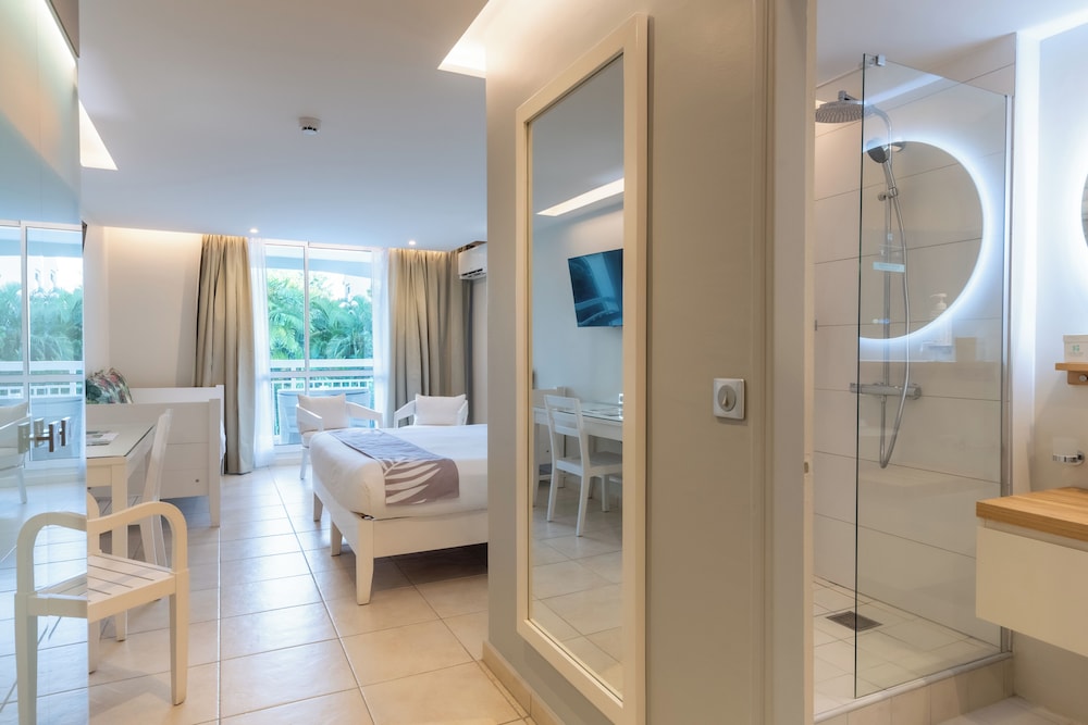 Comfort Triple Room, Garden View - Photo 4