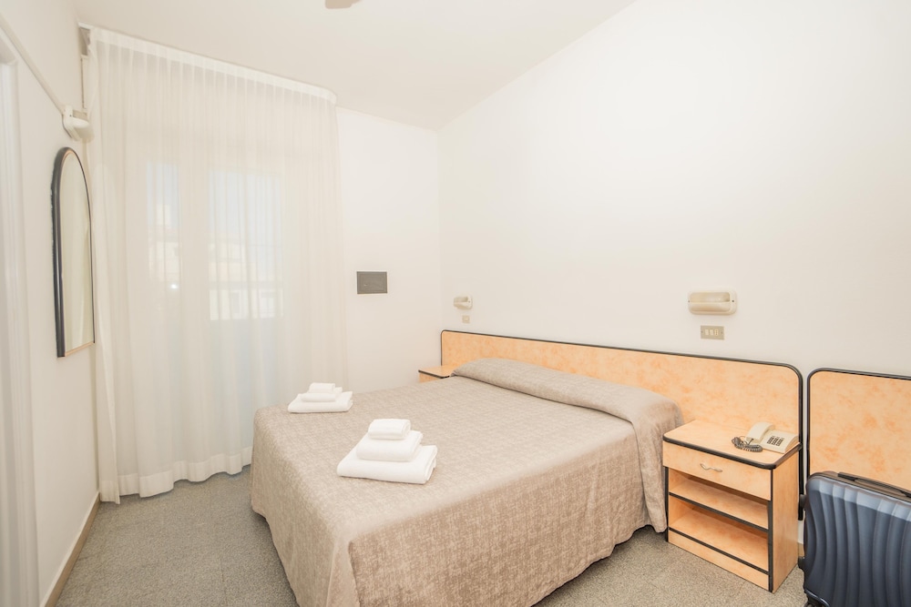 Double or Twin Room photo 2