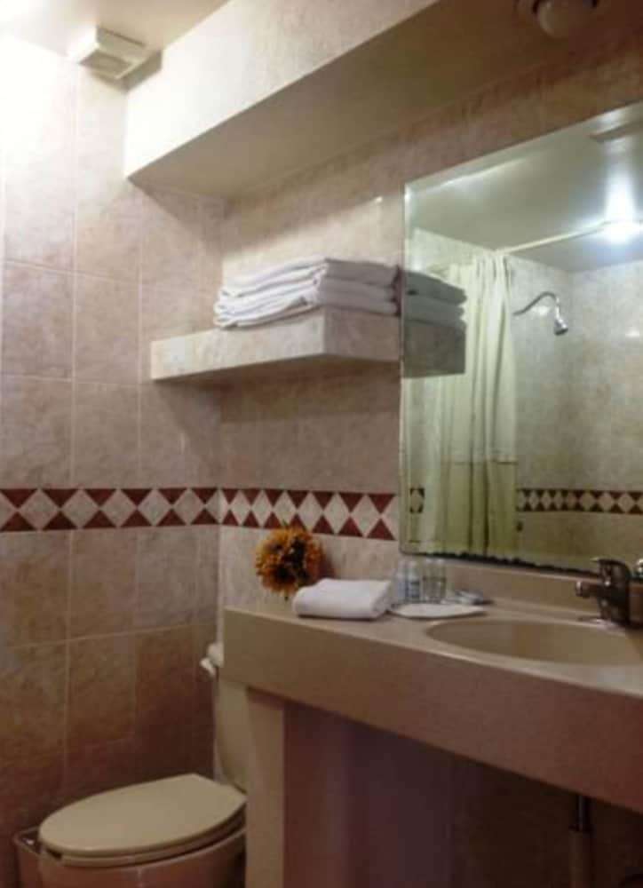 Standard Room photo 2