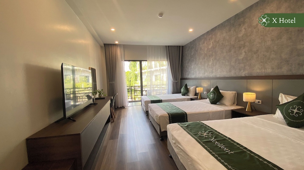 Business Triple Room, Pool View photo 2