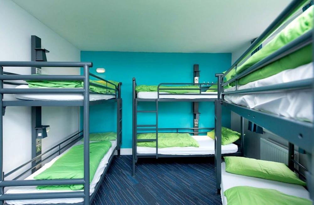 Room (6 Bed Private Ensuite) photo 2