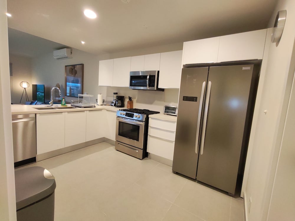 Deluxe Condo, 4 Bedrooms, Partial Ocean View, Garden Area