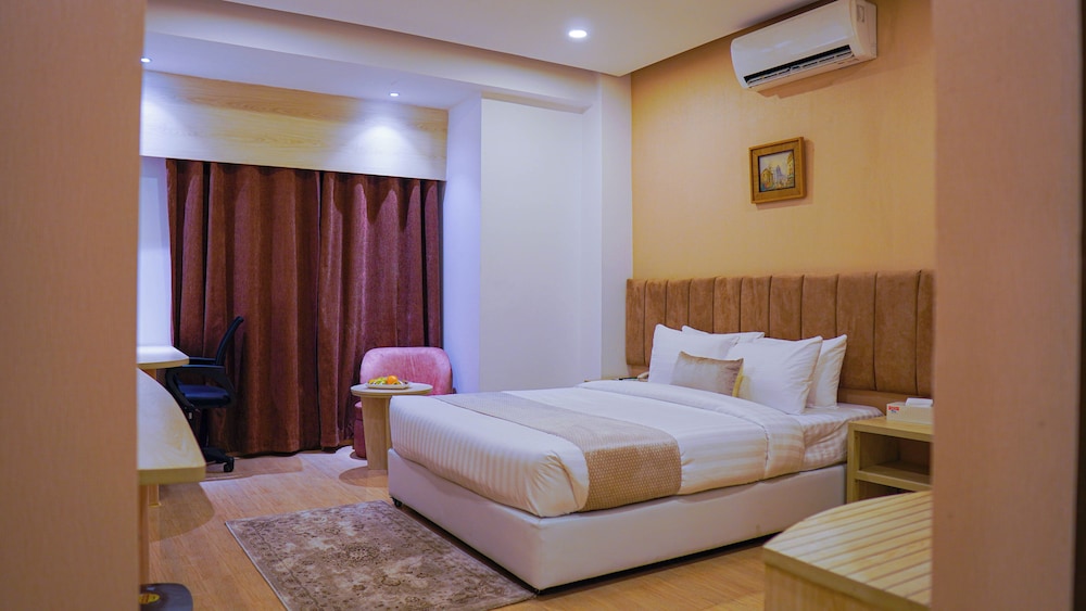 Deluxe Single Room, City View photo 3