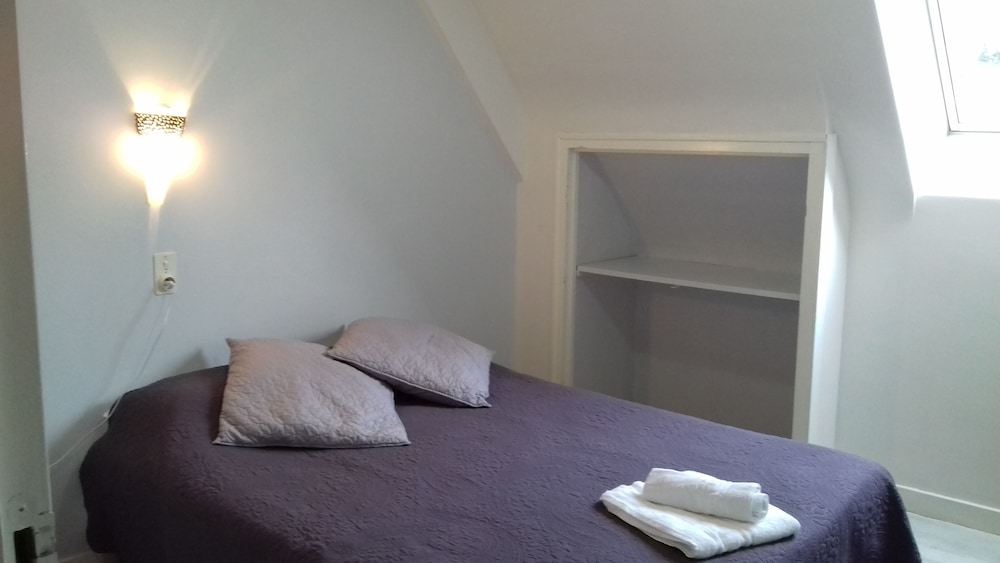 Double Room (Toilet not in the room)