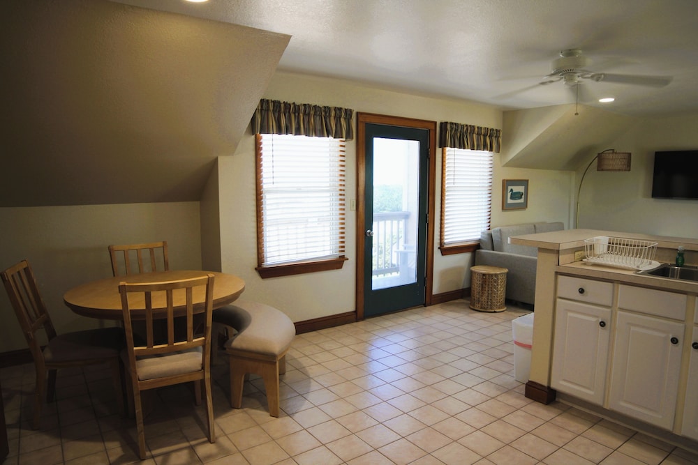 Executive Suite, Pool View photo 3