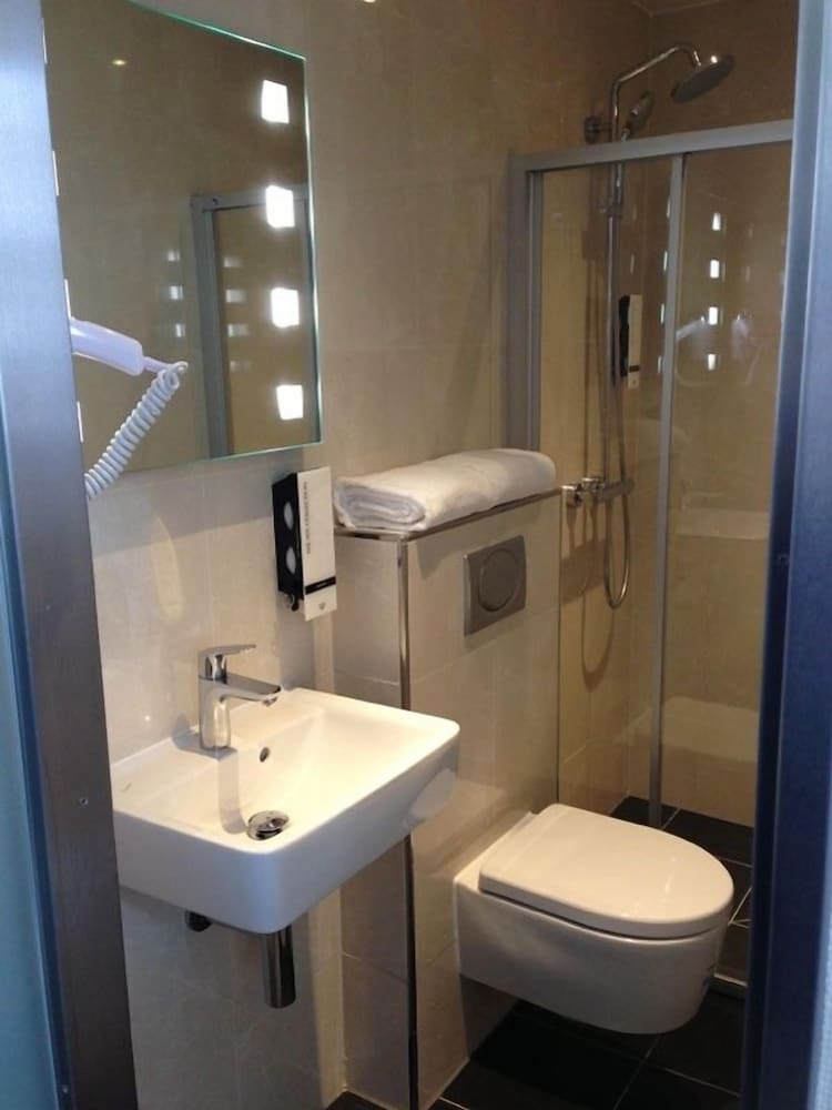 Deluxe Double Room, City View photo 3