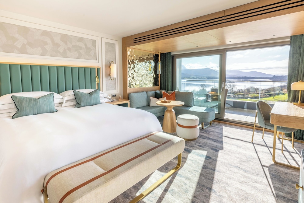 Premier Lakeview King Room
