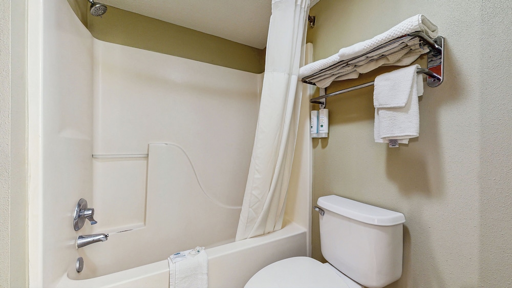 Room, 1 King Bed, Non Smoking (Efficiency) - Photo 5