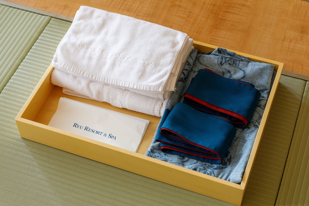 Twin Room On 2f, Non Smoking(High Quality Hida Beef Kaiseki Dinner) - Photo 4