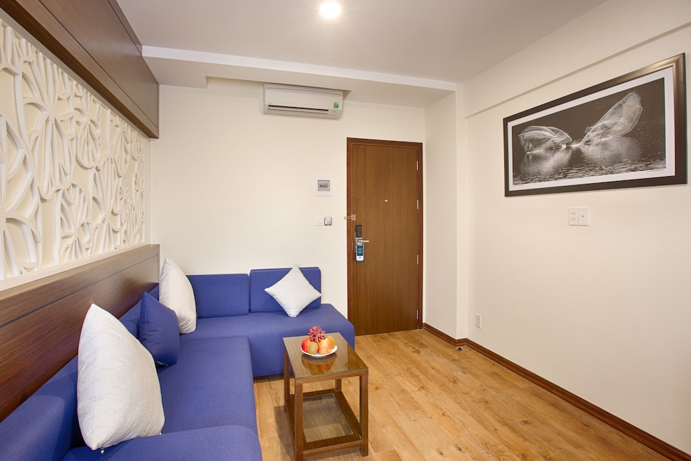 Deluxe Suite photo 3