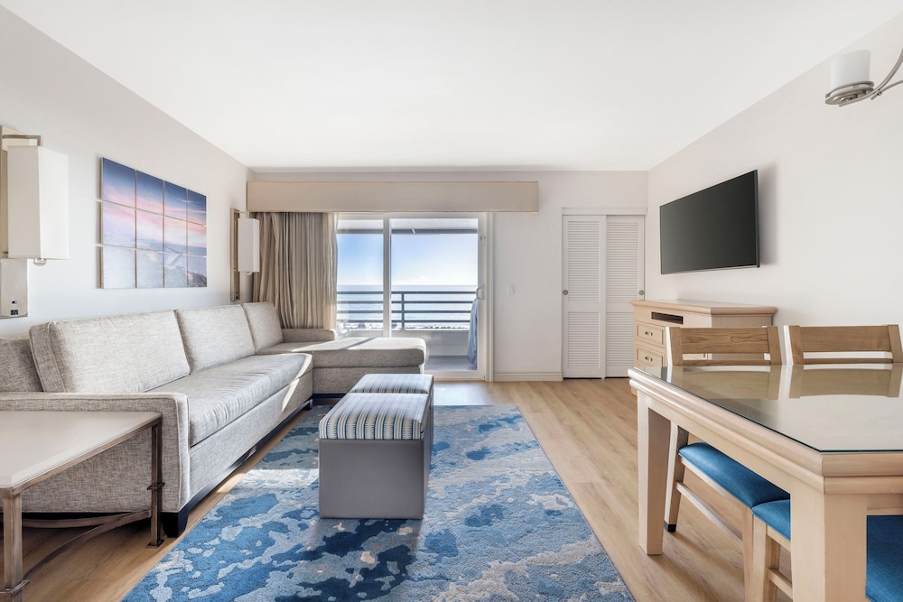 Studio Ocean View King with Balcony - Photo 5