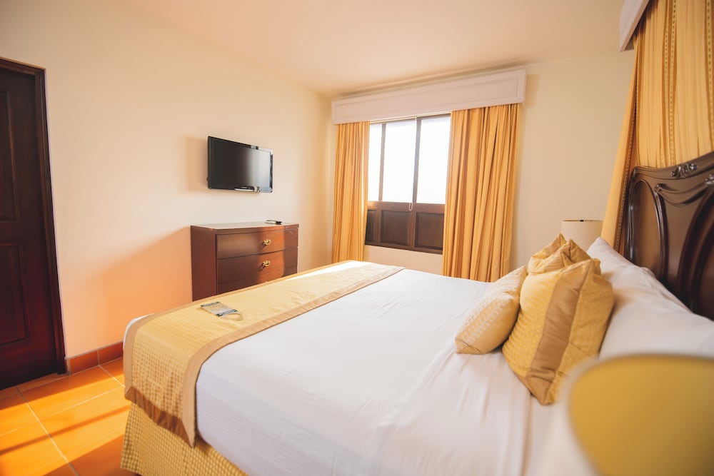 Executive Suite, 2 Bedrooms, Kitchenette photo 3