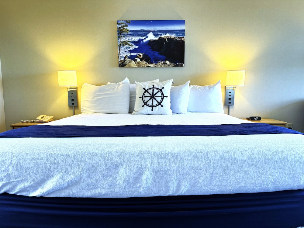 Superior Room, 1 King Bed with Sofa Bed, Balcony, Ocean View (3rd Floor NON-PET)