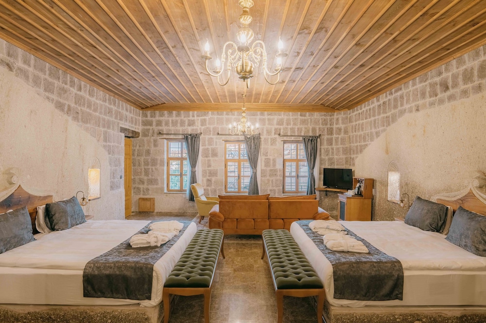 Panoramic Quadruple Room photo 3